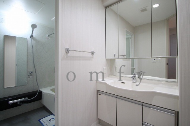 洗面設備　綺麗な洗面所