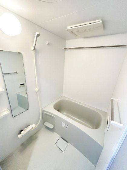 バス・シャワールーム　※別部屋の写真です