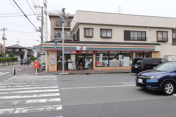 コンビニ　セブンイレブン（コンビニ）まで310m