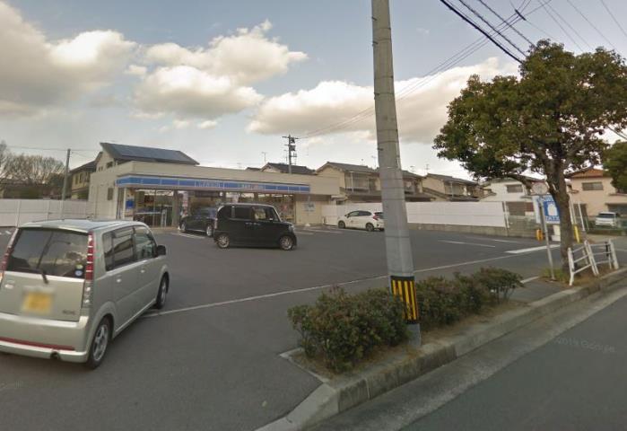 コンビニ　ローソン三原明神南店（コンビニ）まで673m
