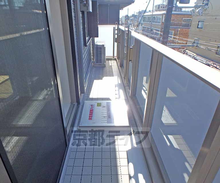 バルコニー　日当たりの良いバルコニーです。