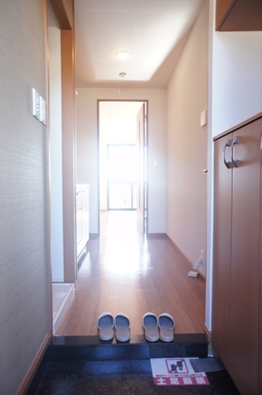 玄関　図面と現状に相違がある場合には現状を優先