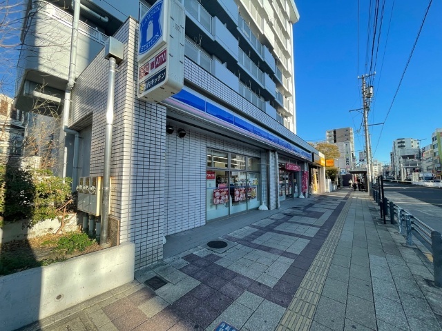 コンビニ　ローソンいりなか駅ビル店（コンビニ）まで170m