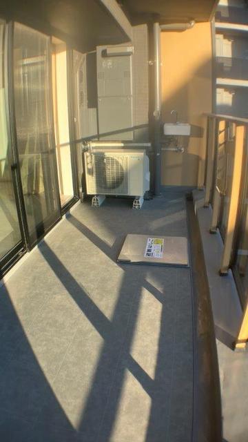 バルコニー　奥行きのあるバルコニー