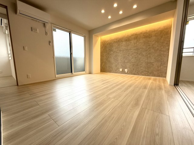 居室・リビング　１３帖のゆったりリビングです