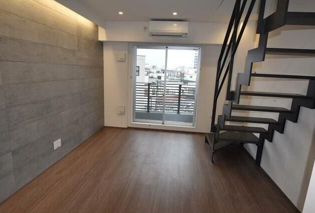 居室・リビング　エントランス