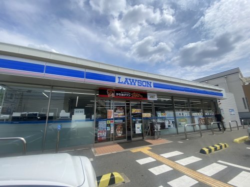 コンビニ　ローソン 東大阪中石切町四丁目店（コンビニ）まで178m