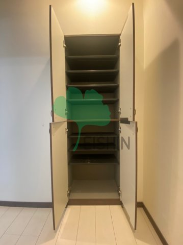 玄関　下駄箱もしっかりついてます！