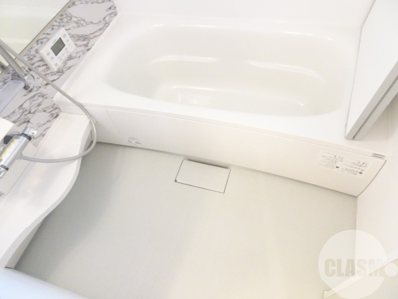 バス・シャワールーム　浴室乾燥機＆追焚機能付き広々バスルーム♪