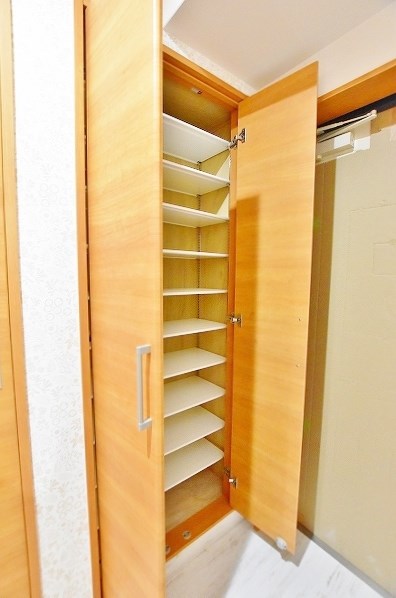 エントランス　★トールタイプシューズBOXなので棚を外せばブーツも置けます
