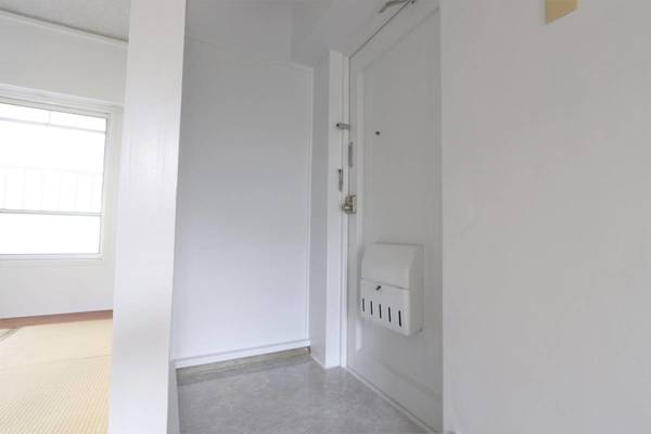 玄関　モデルルームの写真です