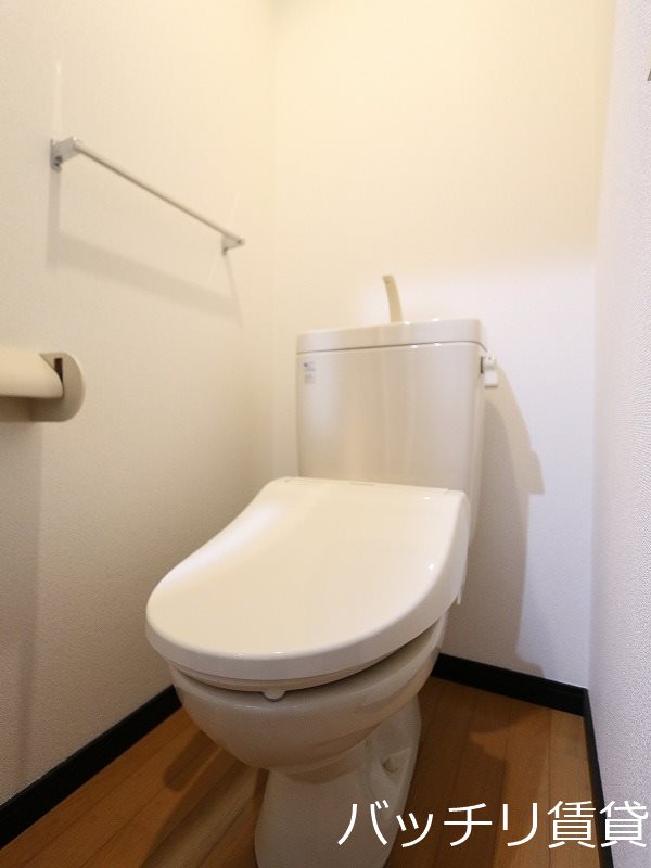 トイレ　写真は別号室の為、現状優先になります。
