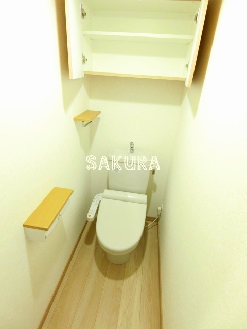 トイレ　嬉しい温水洗浄便座♪