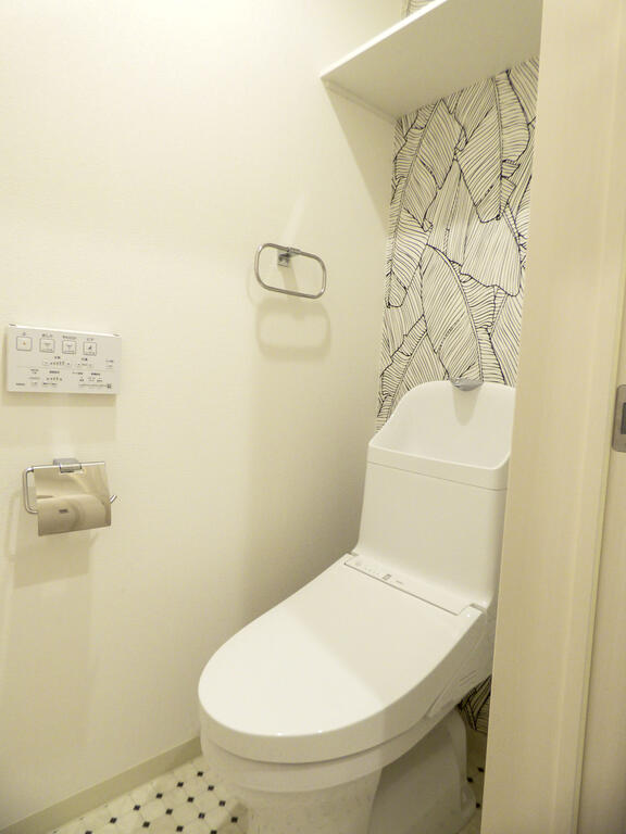 トイレ　温水洗浄便座