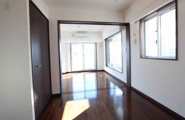 居室・リビング　☆明るい居間☆