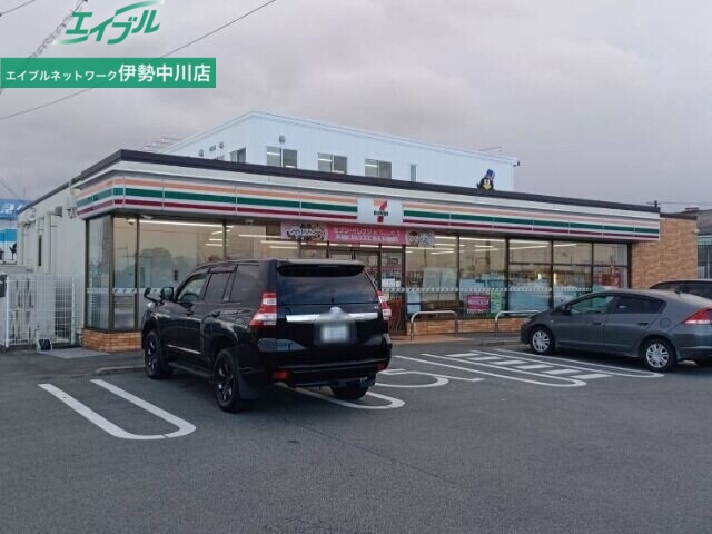 コンビニ　セブンイレブン松阪肥留町店（コンビニ）まで418m