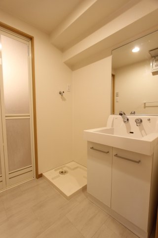 洗面設備　参考写真です。現況優先。