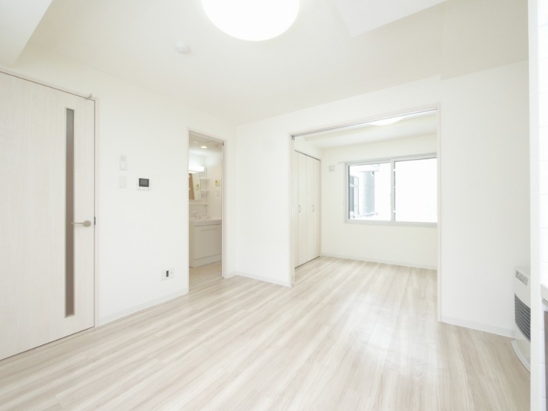 居室・リビング　広々リビングスペースございます！