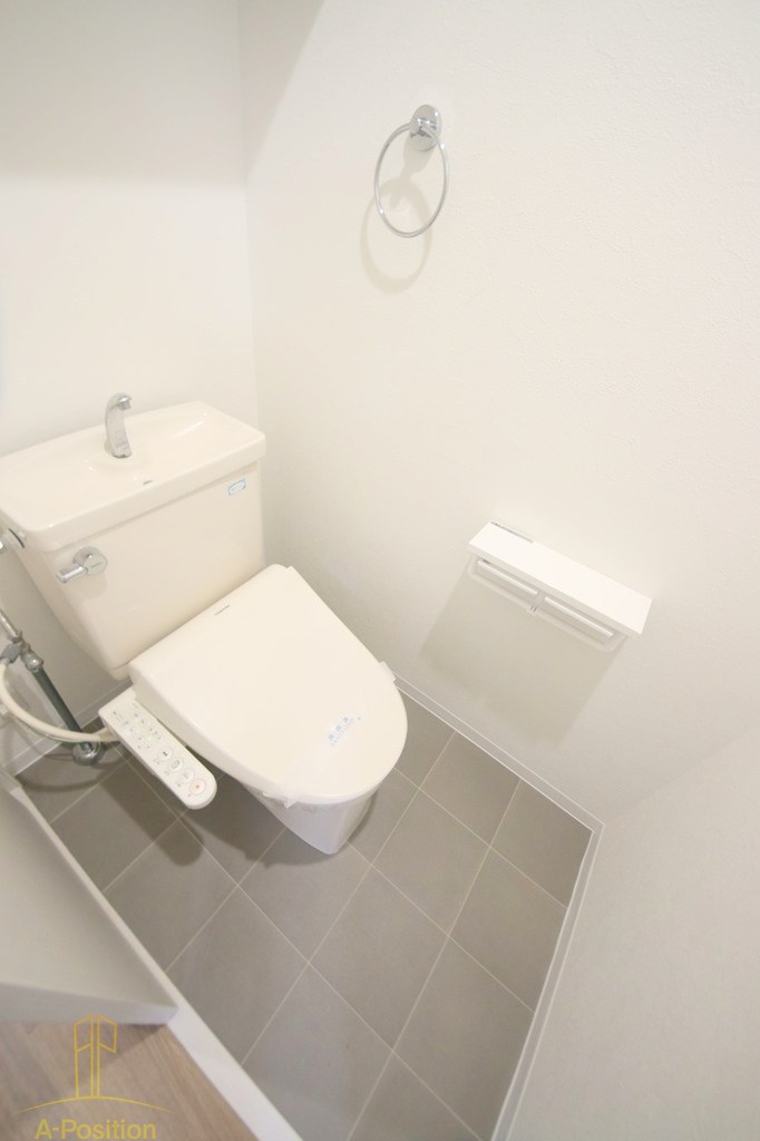 トイレ　フロンティアタワー難波EAST