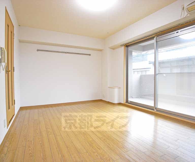 居室・リビング　室内です