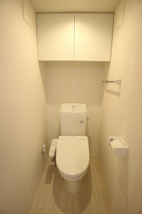 トイレ　温水洗浄暖房便座