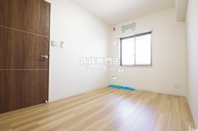 その他　6.0帖のゆとりある洋室！