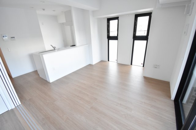 居室・リビング　同マンション別タイプの写真