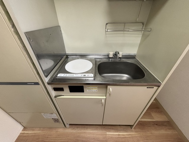 キッチン　別部屋参考写真です