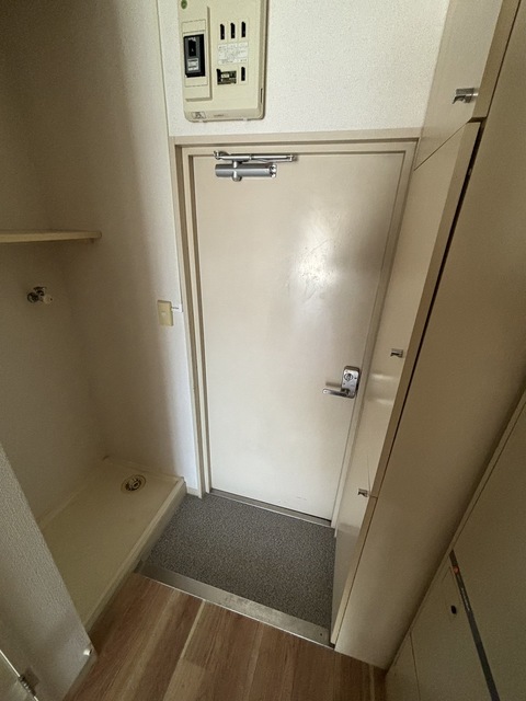 玄関　別部屋参考写真です