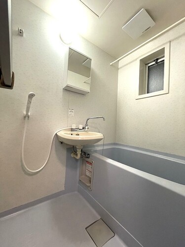 バス・シャワールーム　浴室※同タイプ別部屋前回募集時2023.1撮影