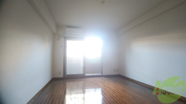 居室・リビング　９．１帖の洋室です。朝には気持の良い光が差し込んできます。