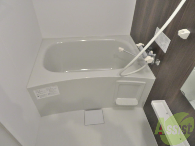 バス・シャワールーム　バスルームはこちらです。一日の疲れをここで癒してください。