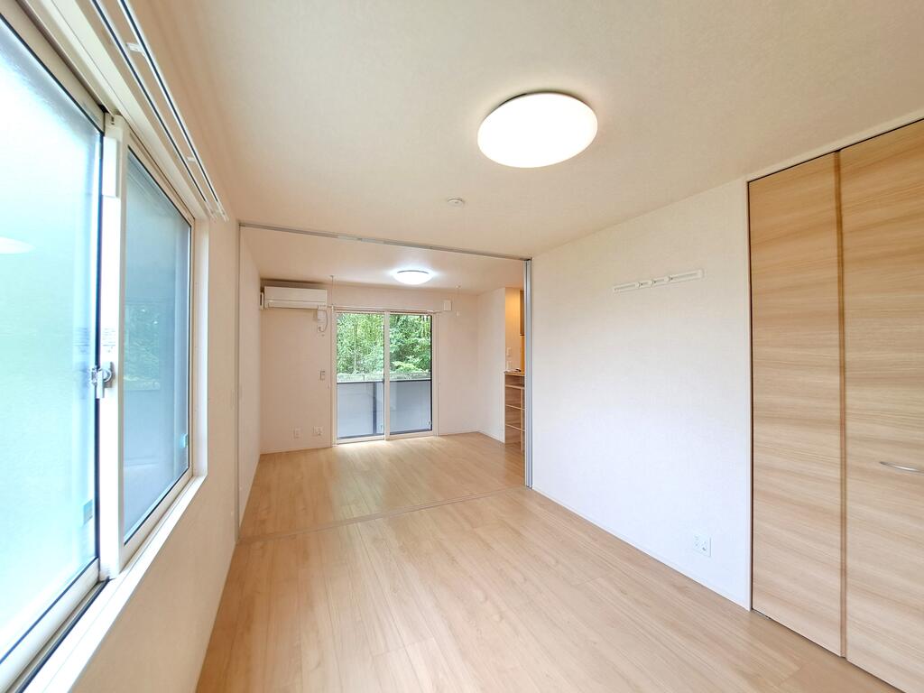 その他　●洋室6.13帖とリビングはつなげて使用できます♪