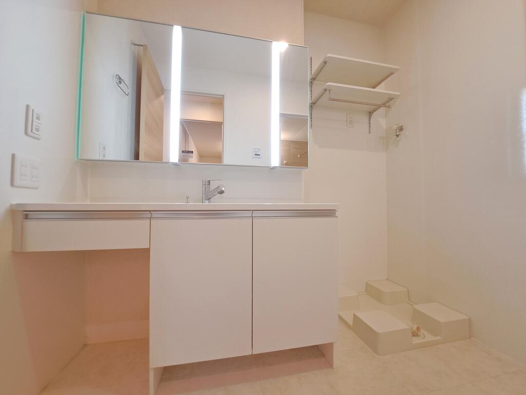 洗面設備　●洗面、脱衣場スペース