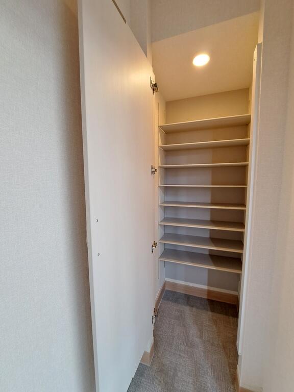 玄関　●玄関にはトールサイズのシューズボックス♪