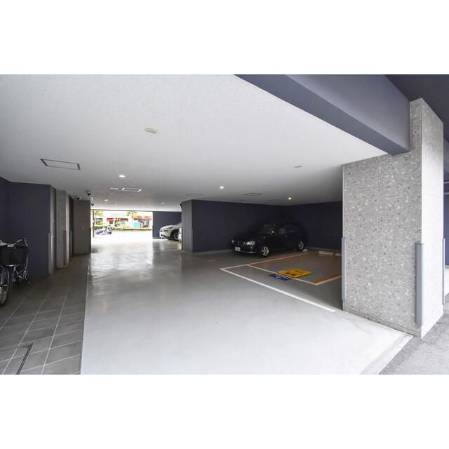 駐車場　駐車場に車を止められます