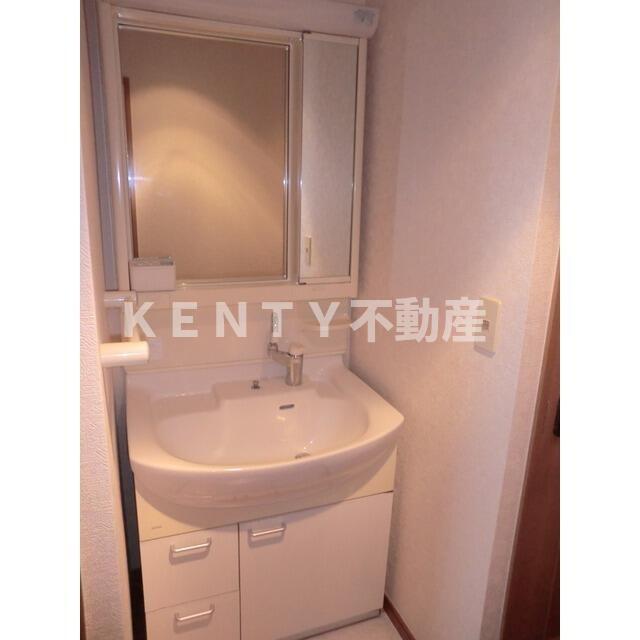 洗面設備　コンパクトで使いやすい洗面所