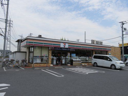 コンビニ　セブンイレブン草加吉町2丁目店（コンビニ）まで370m