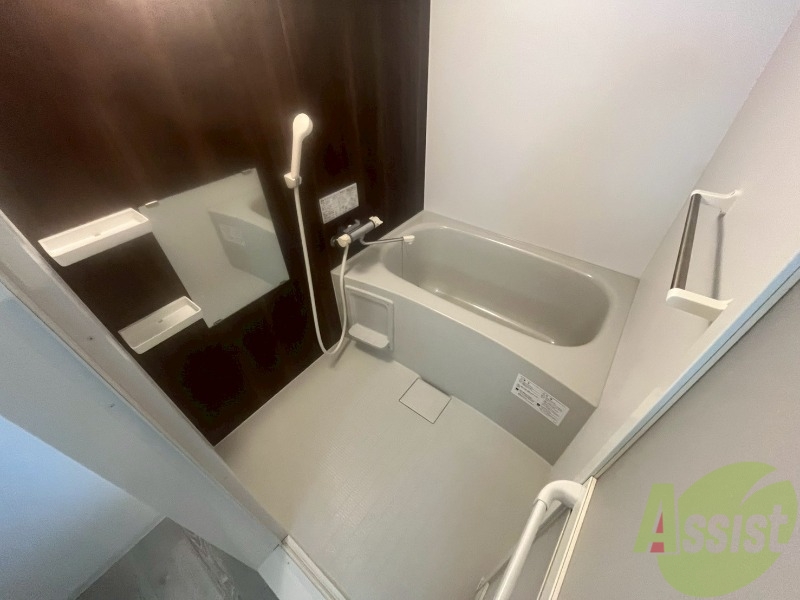 バス・シャワールーム　お風呂になります。一日の疲れを癒してくださいね。