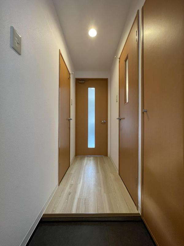 玄関　同タイプ・参考写真