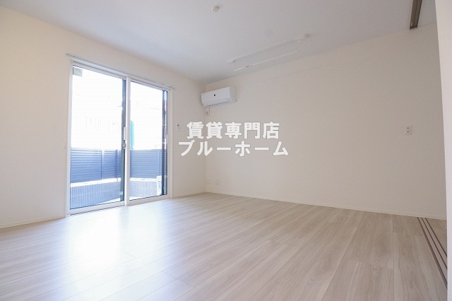 その他　リビングの別アングルです！