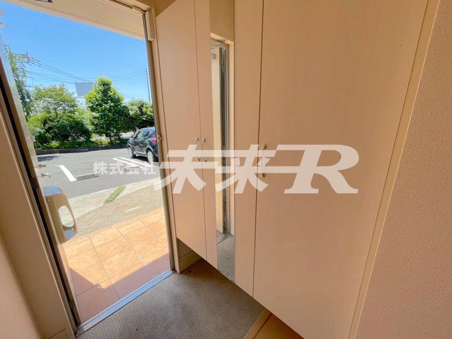 玄関　※同施工会社類似物件です