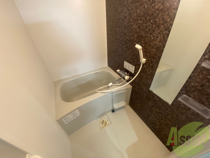 バス・シャワールーム　疲れを癒すには湯船でゆっくりするのが良いですよ。