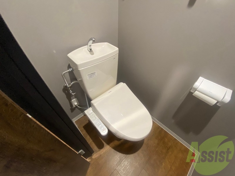 トイレ　こちらはトイレです。清潔感があり、安心して使用できます。