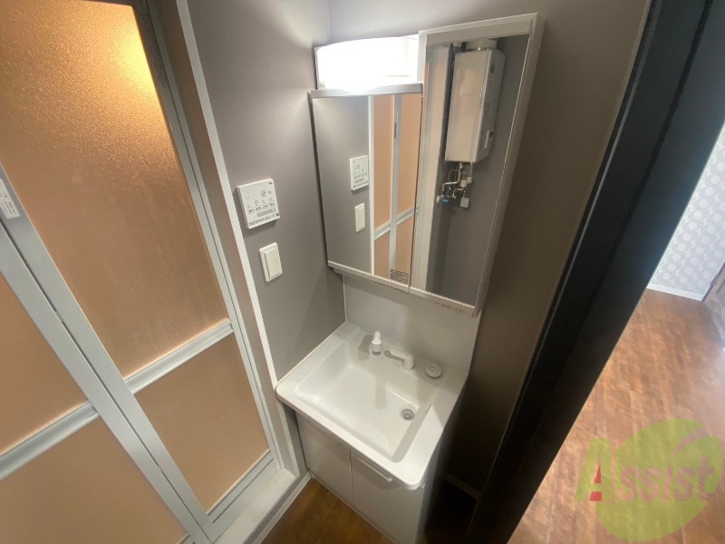 洗面設備　こちらに洗面台があります。朝の洗顔はこちらで。