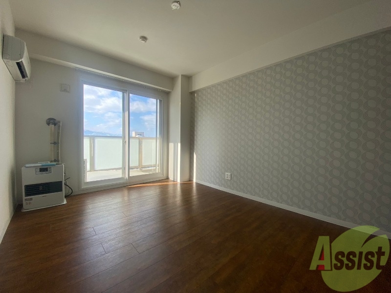 居室・リビング　広くてキレイなお部屋が広がっていて、充実した生活が送れそう。