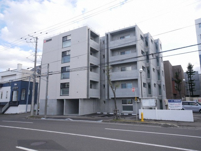 建物外観　築浅のデザイナーズマンションのご紹介です♪