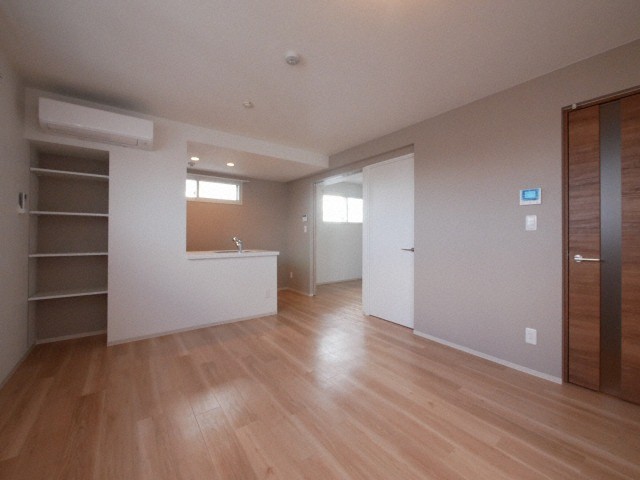 居室・リビング　使いやすい間取りのリビングです♪