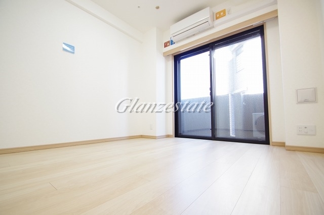 居室・リビング　☆陽の差し込む明るい室内☆