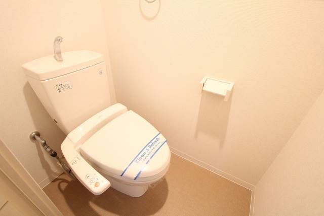 トイレ　ウォシュレットも付いています